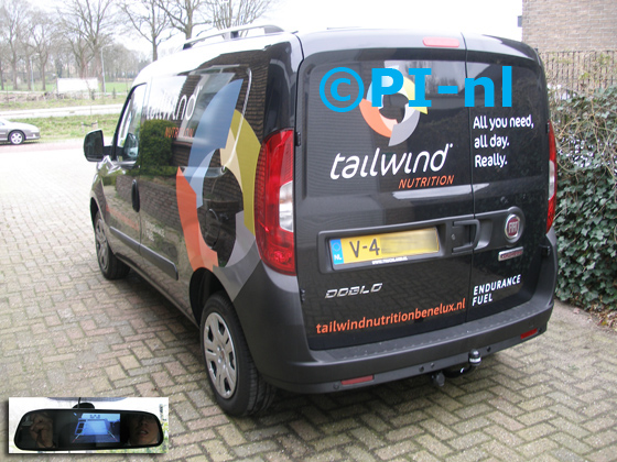 Parkeersensoren (set D 2019) ingebouwd door PI-nl in een Fiat Doblo L1H1 (nieuw) met canbus uit 2019. De spiegeldisplay (op zuignapspiegel) is van de set met bumpercamera en sensoren.