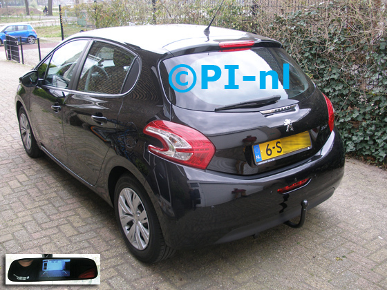 Parkeersensoren (set D 2019) ingebouwd door PI-nl in een Peugeot 208 met canbus uit 2013. De spiegeldisplay is van de set met bumpercamera en sensoren.