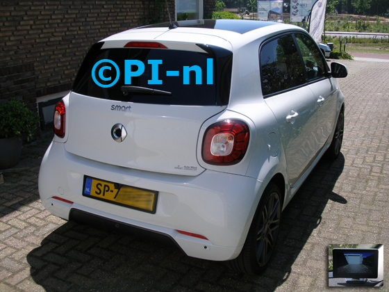 Camera-set (kentekenplaatcamera 2019, met monitor) ingebouwd door PI-nl in een Smart Forfour Brabus met canbus uit 2018.