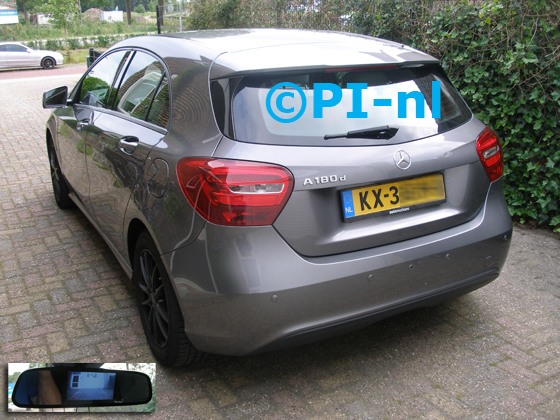 Parkeersensoren (set D 2019) ingebouwd door PI-nl in een Mercedes-Benz A180 D met canbus uit 2016. De display is van de set met bumpercamera en sensoren.