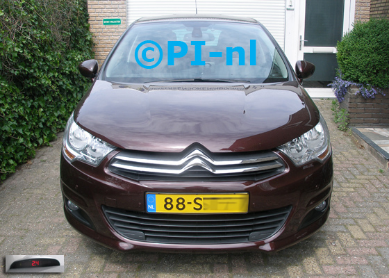 Parkeersensoren (set F 2019) ingebouwd door PI-nl in de voorbumper van een Citroen C4 (hb) uit 2012. De display werd linksvoor bij de a-stijl gemonteerd.