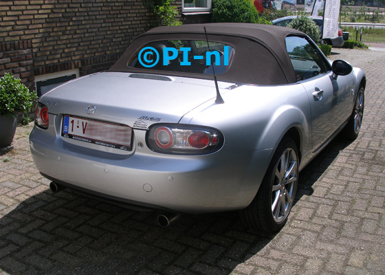 Parkeersensoren (set E 2019) ingebouwd door PI-nl in een Mazda MX-5 NC 1.8 Niseko uit 2008. De pieper werd voorin gemonteerd.