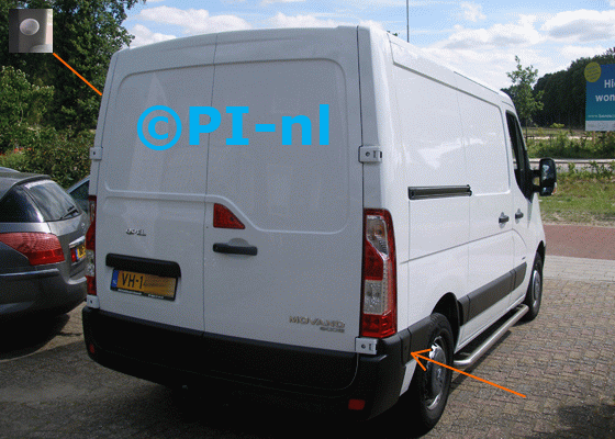Dode Hoek Detectie Systeem (set DHDS 2019) ingebouwd door PI-nl in een Opel Movano uit 2014. De indicators werden bij de a-stijlen gemonteerd.