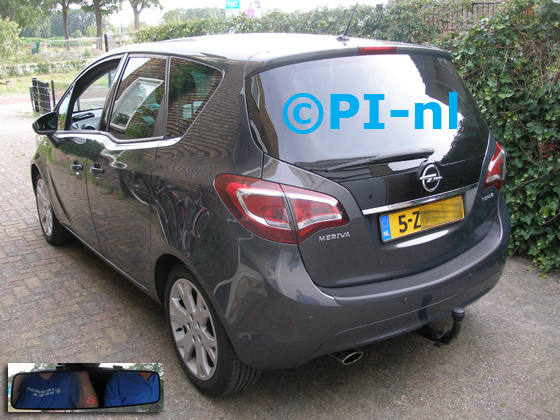 Parkeersensoren (set C 2019) ingebouwd door PI-nl in een Opel Meriva met canbus uit 2015. De display is de spiegeldisplay.