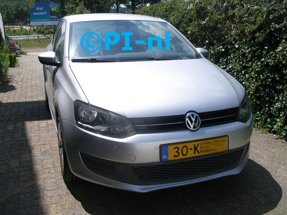 Parkeersensoren (set E 2019) ingebouwd door PI-nl in de voorbumper van een Volkswagen Polo met canbus uit 2011. De zoemer werd verstopt.