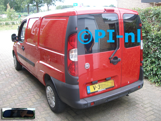 Parkeersensoren (set D 2019) ingebouwd door PI-nl in een Fiat Doblo Cargo Maxi met canbus uit 2018. De spiegeldisplay is van de set met bumpercamera en sensoren.