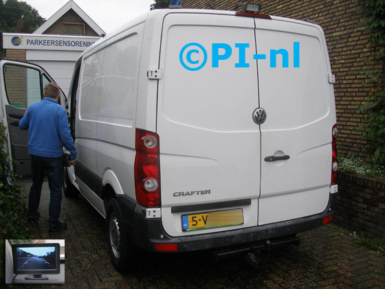 Camera-set (bumpercamera 2019) ingebouwd door PI-nl in een Volkswagen Crafter met canbus uit 2012. De weergave is via een monitor.