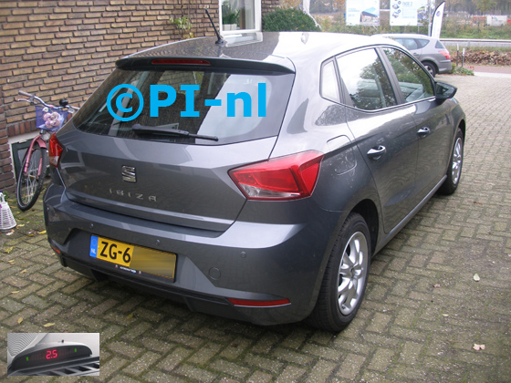 Parkeersensoren (set A 2019) ingebouwd door PI-nl in een Seat Ibiza Style met canbus uit 2018. De display werd linksvoor bij de a-stijl gemonteerd.