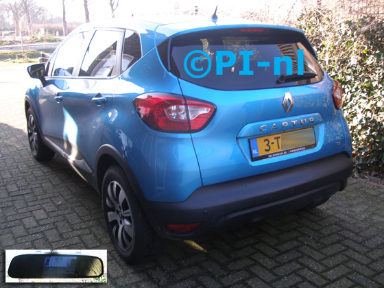Parkeersensoren (set D 2019) ingebouwd door PI-nl in een Renault Captur uit 2014. De spiegeldisplay is van de set met bumpercamera en sensoren.