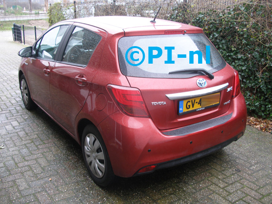 Parkeersensoren (set E 2020) ingebouwd door PI-nl in een Toyota Yaris Hybrid met canbus uit 2015. De pieper werd voorin gemonteerd.