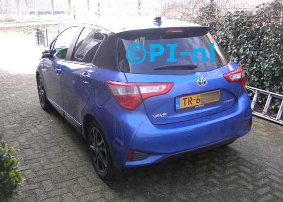 Parkeersensoren (set E 2020) ingebouwd door PI-nl in een Toyota Yaris met canbus uit 2018. De pieper werd voorin gemonteerd.