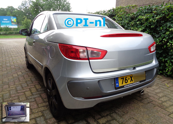 Parkeersensoren (set D 2020) ingebouwd door PI-nl in een Mitsubishi Colt CZC cabriolet uit 2007. De monitor is van de set met bumpercamera en sensoren.