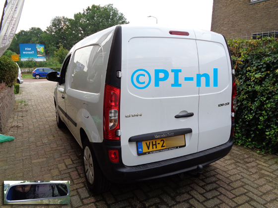 Parkeersensoren (set D 2020) ingebouwd door PI-nl in een Mercedes-Benz Citan 109 CDI met canbus uit 2014. De spiegeldisplay is van de set met bumpercamera en sensoren.