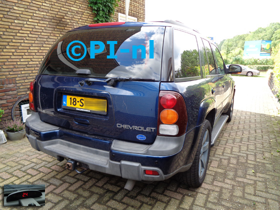 Parkeersensoren (set A 2020) ingebouwd door PI-nl in een Chevrolet Trailblazer uit 2006. De display werd in het midden van het dashboard gemonteerd.