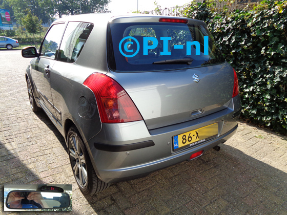 Parkeersensoren (set A 2020) ingebouwd door PI-nl in een Suzuki Swift uit 2007. De display werd op de binnenspiegel gemonteerd.