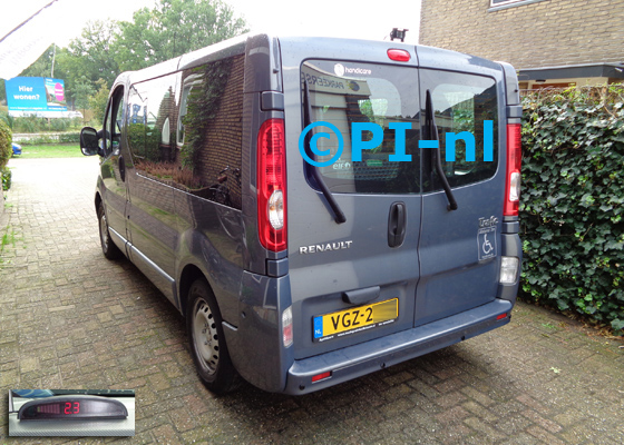 Parkeersensoren (set A 2020) ingebouwd door PI-nl in een Renault Trafic Rolstoelbus uit 2013. De display werd linksvoor op het dashboard gemonteerd.