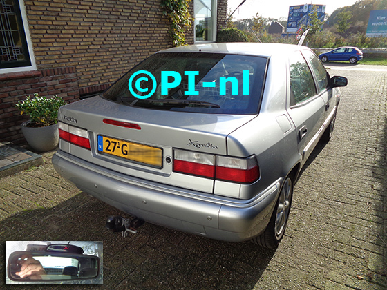 Parkeersensoren (set A 2020) ingebouwd door PI-nl in een Citroen Xantia uit 2000. De display werd op de binnenspiegel gemonteerd. Er werden standaard zilveren sensoren gemonteerd.