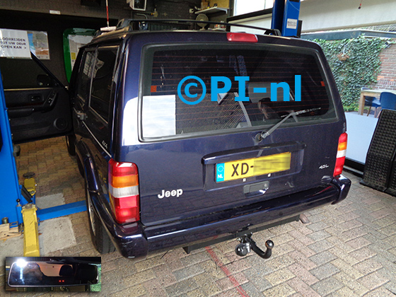 Parkeersensoren (set C 2020) ingebouwd door PI-nl in een (Chrysler) Jeep Cherokee XJ uit 1999. De display is de spiegeldisplay.