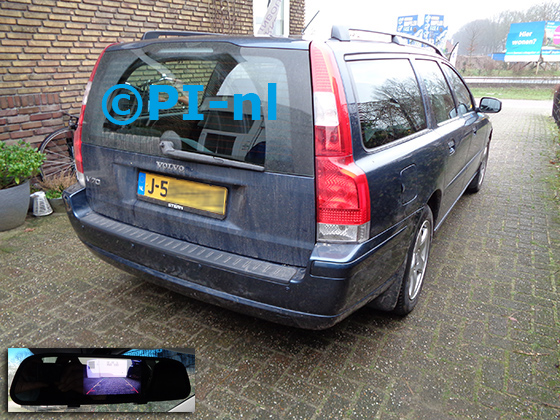 Parkeersensoren (set D 2021) ingebouwd door PI-nl in een Volvo V70 uit 2008. De spiegeldisplay is van de set met bumpercamera en sensoren.