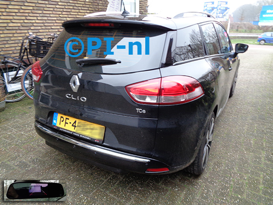 Parkeersensoren ingebouwd door PI-nl in een Renault Clio Estate uit 2013 (nieuw). De display (set A 2013) werd midden op het dashboard gemonteerd.