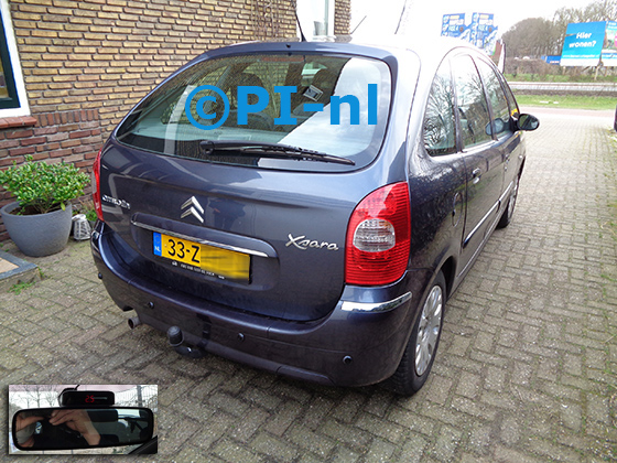 Parkeersensoren (set A 2021) ingebouwd door PI-nl in een Citroen Xsara Picasso uit 2008. Het kapotte fabrieks-systeem werd vervangen door een set van PI-nl. De display werd op de binnenspiegel gemonteerd.