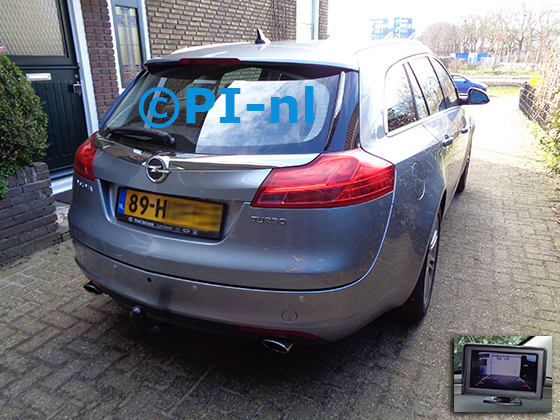 Parkeersensoren (set D 2021) ingebouwd door PI-nl in een Opel Insignia Sports Tourer met canbus uit 2009. De monitor is van de set met bumpercamera en sensoren. Er werden standaard zilveren sensoren gemonteerd.