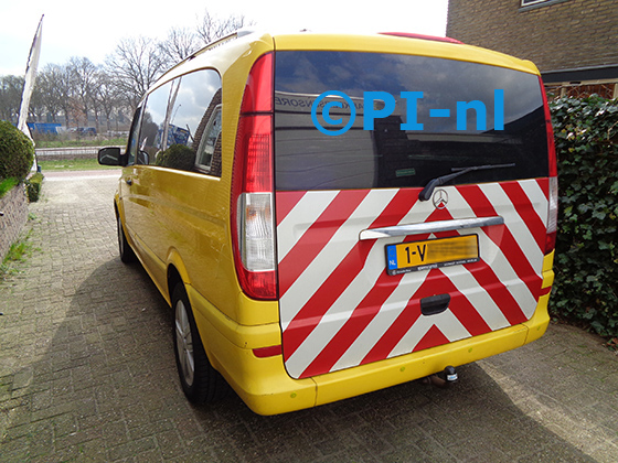 Parkeersensoren (set E 2021) ingebouwd door PI-nl in een Mercedes-Benz Vito Tourer met canbus uit 2012. De pieper werd achterin gemonteerd.