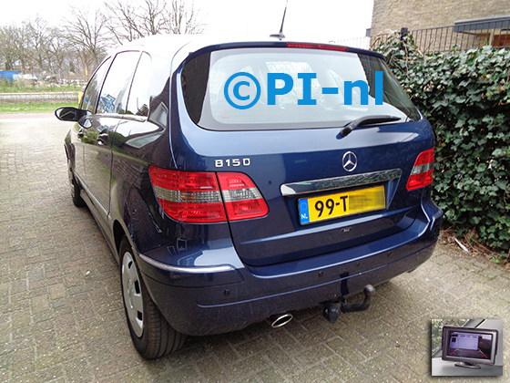 Parkeersensoren (set D 2021) ingebouwd door PI-nl in een Mercedes-Benz B150 met canbus uit 2006. De monitor is van de set met bumpercamera en sensoren.