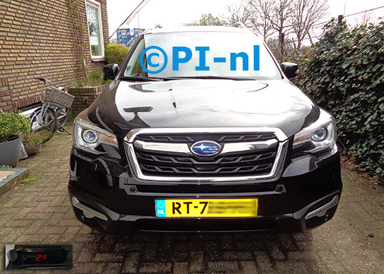 Parkeersensoren (set A 2021) ingebouwd door PI-nl in de voorbumper van een Subaru Forester uit 2018. De display werd links bij de a-stijl gemonteerd.