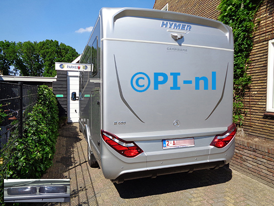 Parkeersensoren (set A 2021) ingebouwd door PI-nl in een Mercedes-Benz Sprinter Hymer Camperina B680 camper (NIEUW) met canbus uit 2021. De display werd op het dashboard gemonteerd.