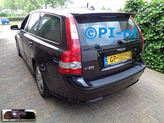 Parkeersensoren (set D 2021) ingebouwd door PI-nl in een Volvo V50 uit 2007. De spiegeldisplay is van de set met bumpercamera en sensoren.