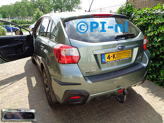 Parkeersensoren (set D 2021) ingebouwd door PI-nl in een Subaru XV uit 2013. De spiegeldisplay is van de set met bumpercamera en sensoren.