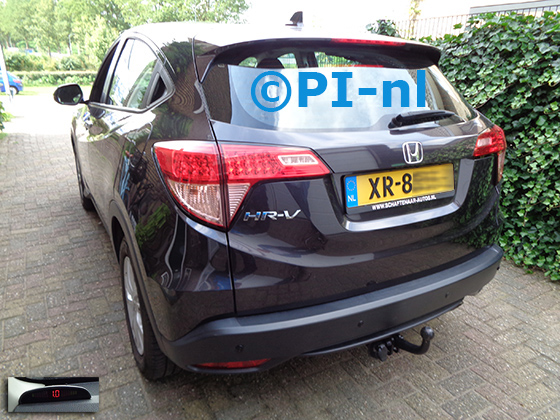 Parkeersensoren (set A 2021) ingebouwd door PI-nl in een Honda HR-V uit 2016. De display werd linksvoor bij de a-stijl gemonteerd. Een kapotte set van een ander merk werd vervangen door een set van PI-nl.