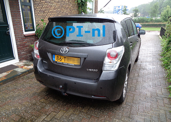 Parkeersensoren (set E 2021) ingebouwd door PI-nl in een Toyota Verso uit 2012. De pieper werd achterin gemonteerd.