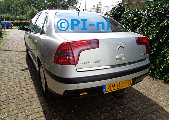 Parkeersensoren (set E 2021) ingebouwd door PI-nl in een Citroen C5 met canbus uit 2005. De pieper werd achterin gemonteerd. Er werden standaard zilveren sensoren gemonteerd.