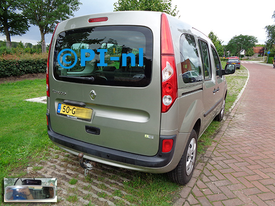 Parkeersensoren (set A 2021) ingebouwd door PI-nl in een Renault Kangoo Family uit 2008. De display werd op de binnenspiegel gemonteerd.