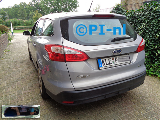 Parkeersensoren (set D 2021) ingebouwd door PI-nl in een Ford Focus Wagon met canbus uit 2012. De spiegeldisplay is van de set met bumpercamera en sensoren.