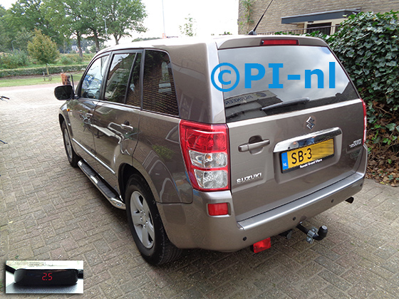 Parkeersensoren (set E 2020) ingebouwd door PI-nl in een Suzuki Grand Vitara uit 2011. De pieper werd verstopt.