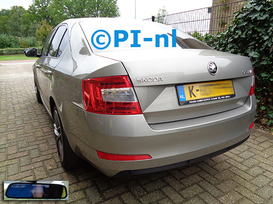 Parkeersensoren (set D 2021) ingebouwd door PI-nl in een Skoda Octavia (hb) sedan met canbus uit 2016. De spiegeldisplay is van de set met bumpercamera en sensoren.