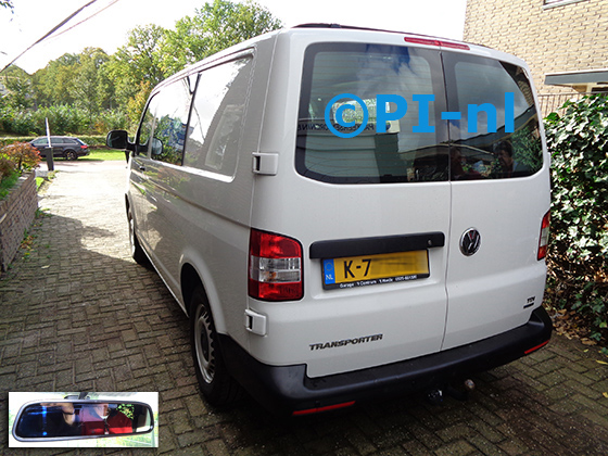 Parkeersensoren (set D 2021) ingebouwd door PI-nl in een Volkswagen Transporter T5 camperbusje met canbus uit 2015. De spiegeldisplay is van de set met bumpercamera en sensoren.