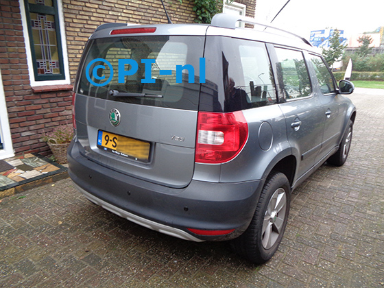 Parkeersensoren (set E 2021) ingebouwd door PI-nl in een Skoda Yeti met canbus uit 2012. De pieper werd voorin gemonteerd.