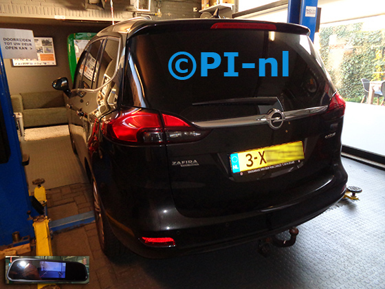 Camera-set (set 2021) ingebouwd door PI-nl in een Opel Zafira Tourer met canbus uit 2014. De spiegeldisplay is van de set met bumpercamera.