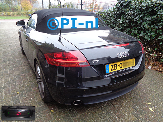 Parkeersensoren (set A 2021) ingebouwd door PI-nl in een Audi TT TFSI Roadster met canbus uit 2011. De display werd op de stuurkolom gemonteerd.