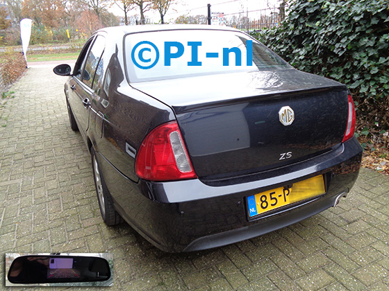 Parkeersensoren (set F 2021) ingebouwd door PI-nl in een MG ZS sedan uit 2004. De spiegeldisplay is van de set met kentekenplaatcamera en sensoren.