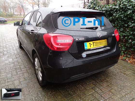 Parkeersensoren (set A 2021) ingebouwd door PI-nl in een Mercedes-Benz A180 CDI met canbus uit 2016. De display werd linksvoor bij de a-stijl gemonteerd.