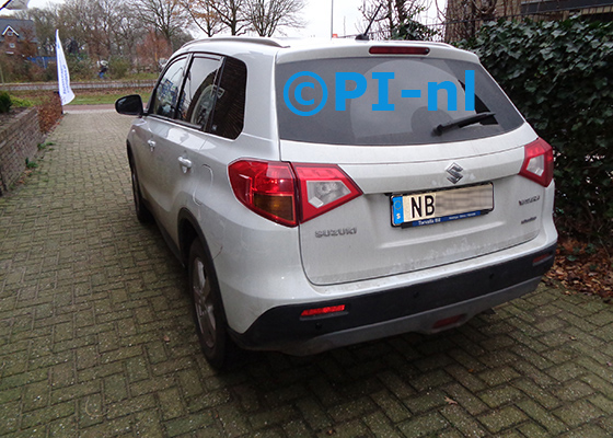 Parkeersensoren (set E 2021) ingebouwd door PI-nl in een Suzuki Vitara (met canbus/14V) uit 2016. De pieper werd achterin gemonteerd.