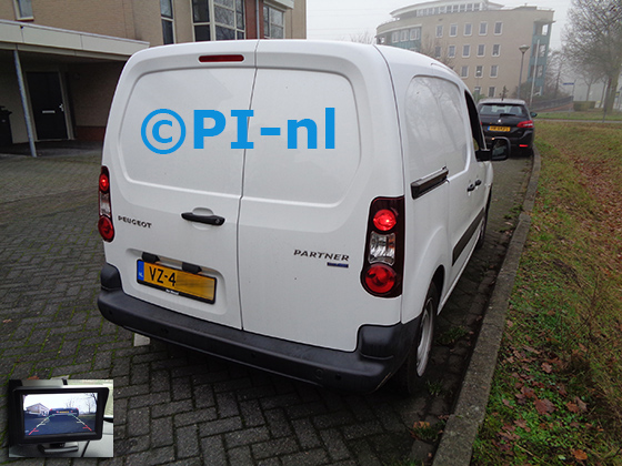Parkeersensoren (set E 2018) ingebouwd door PI-nl in een Peugeot Partner met canbus uit 2017. De pieper werd verstopt. De sensoren werden antraciet gespoten.