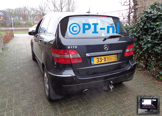 Parkeersensoren (set D 2021) ingebouwd door PI-nl in een Mercedes-Benz B170 met canbus uit 2007. De monitor is van de set met bumpercamera en sensoren.