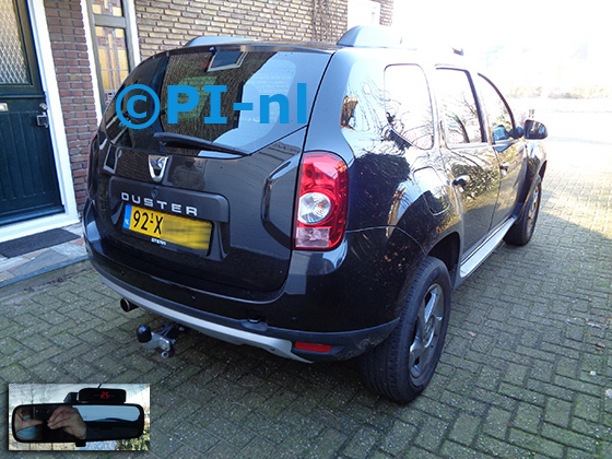 Parkeersensoren ingebouwd door PI-nl in een Dacia Duster 4x4 uit 2012. De display (set A 2014) werd midden op het dashboard gemonteerd.