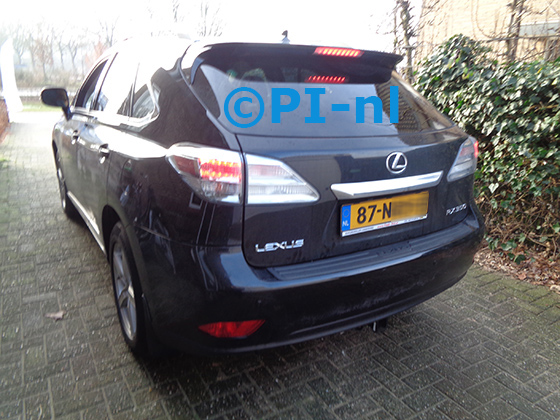 Parkeersensoren (set E 2021) ingebouwd door PI-nl in een Lexus RX350 uit 2009. De pieper werd achterin gemonteerd.